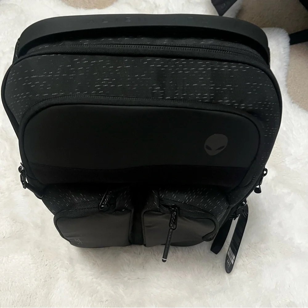 Alienware Backpack - Picture 7 of 10